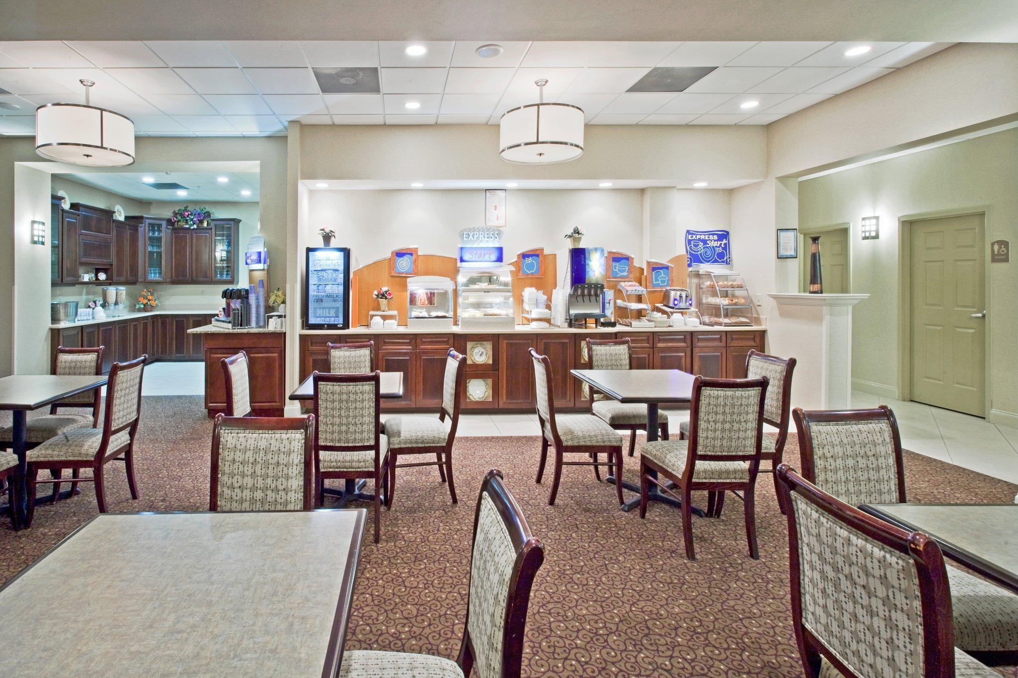 Holiday Inn Express Hotel & Suites Clearwater Us 19 North By Ihg Eksteriør billede