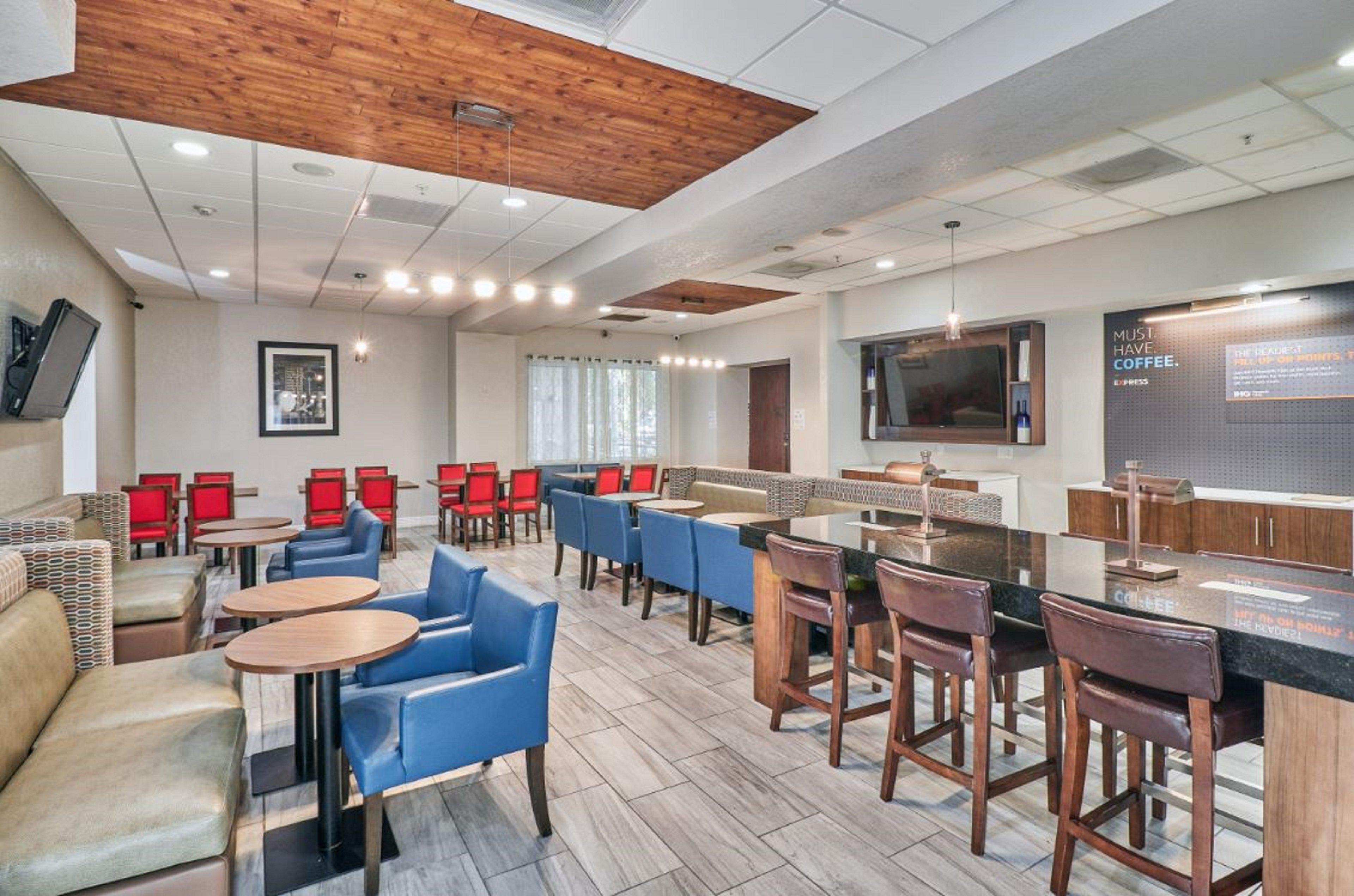 Holiday Inn Express Hotel & Suites Clearwater Us 19 North By Ihg Eksteriør billede